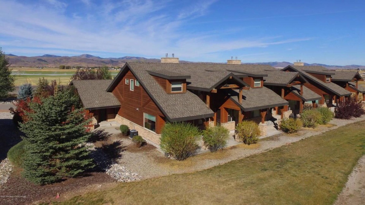 Afton House | Stunning Townhome on 14th Tee Box with Three Master Suites