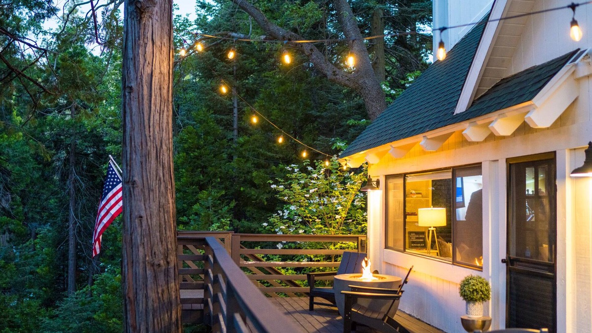 Lake Arrowhead Cabin | Stunning Treetop Cabin just steps away from the Lake and Village