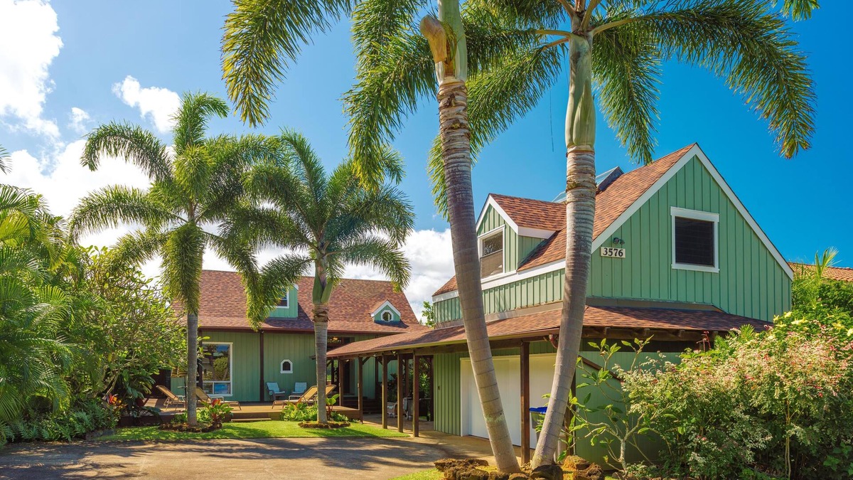 Princeville House | Stunning Tri-level Villa - Outdoor Lava Rock Shower w/Lanai