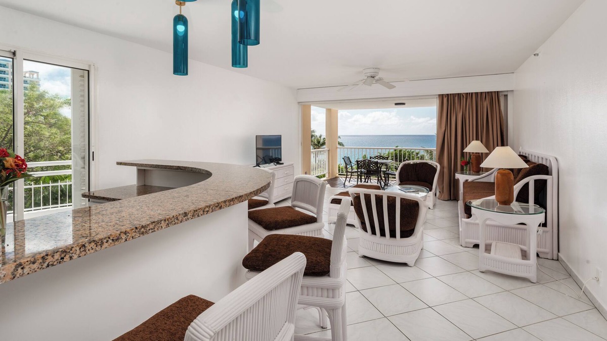 Maho Apartment | Stunning Two Bedroom Ocean View in Cupecoy