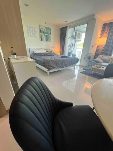 Pratumnak Hill Apartment | Stunning Unit situated in Pattaya