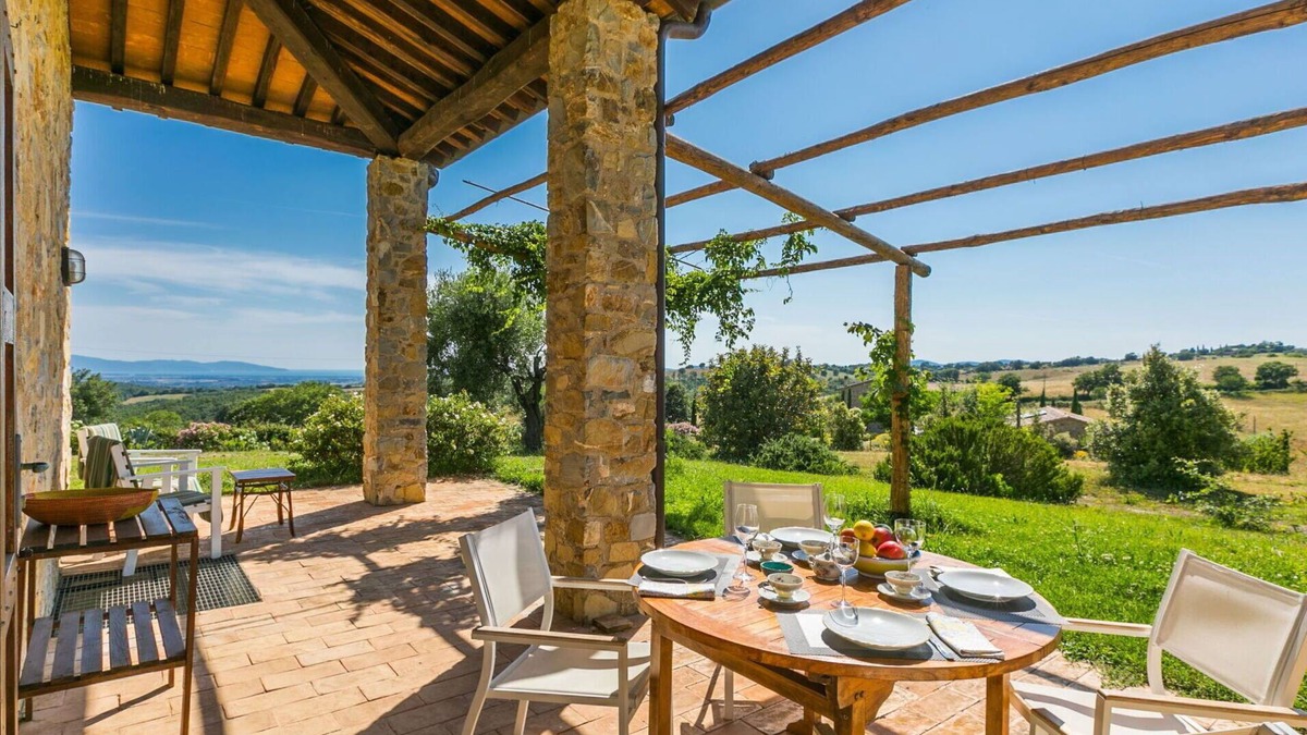 Magliano in Toscana House | Stunning villa for 4 guests with WIFI, patio and pets allowed