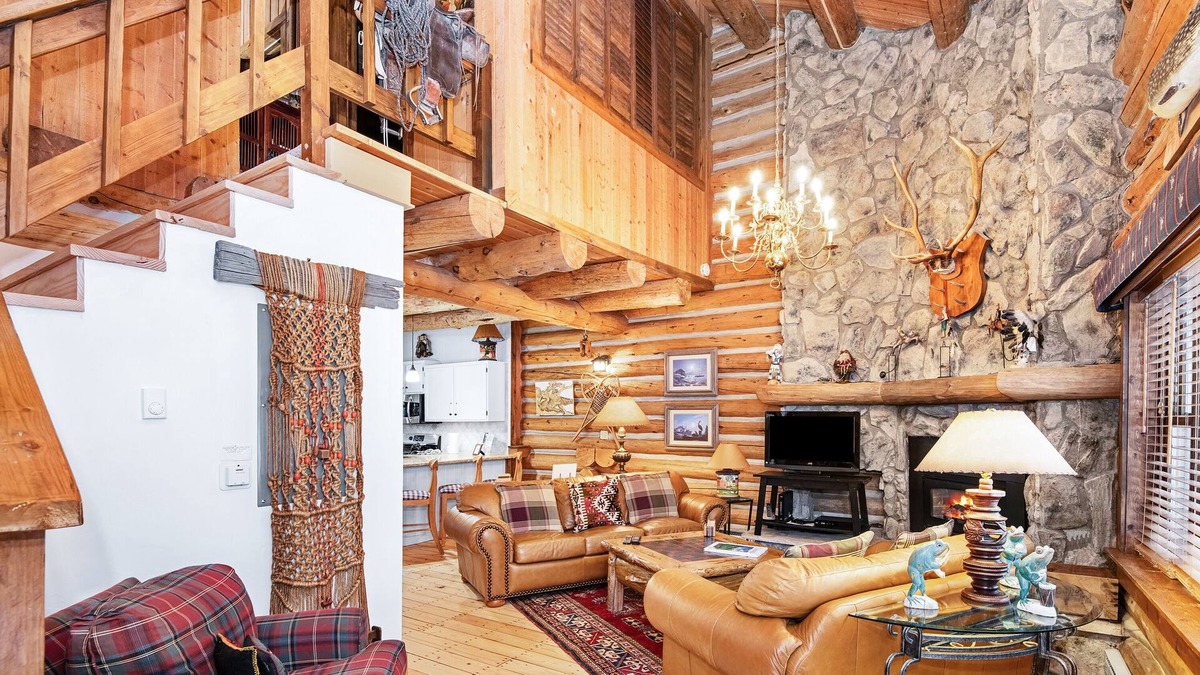 Timbercreek Lodges House | Stunning Vail Log Cabin on Creek, Free Shuttle Access, Minutes to Slopes, Shops