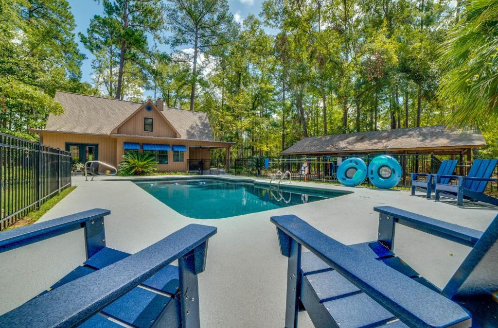 Valdosta House | Stunning Valdosta A-Frame Home with Private Pool!