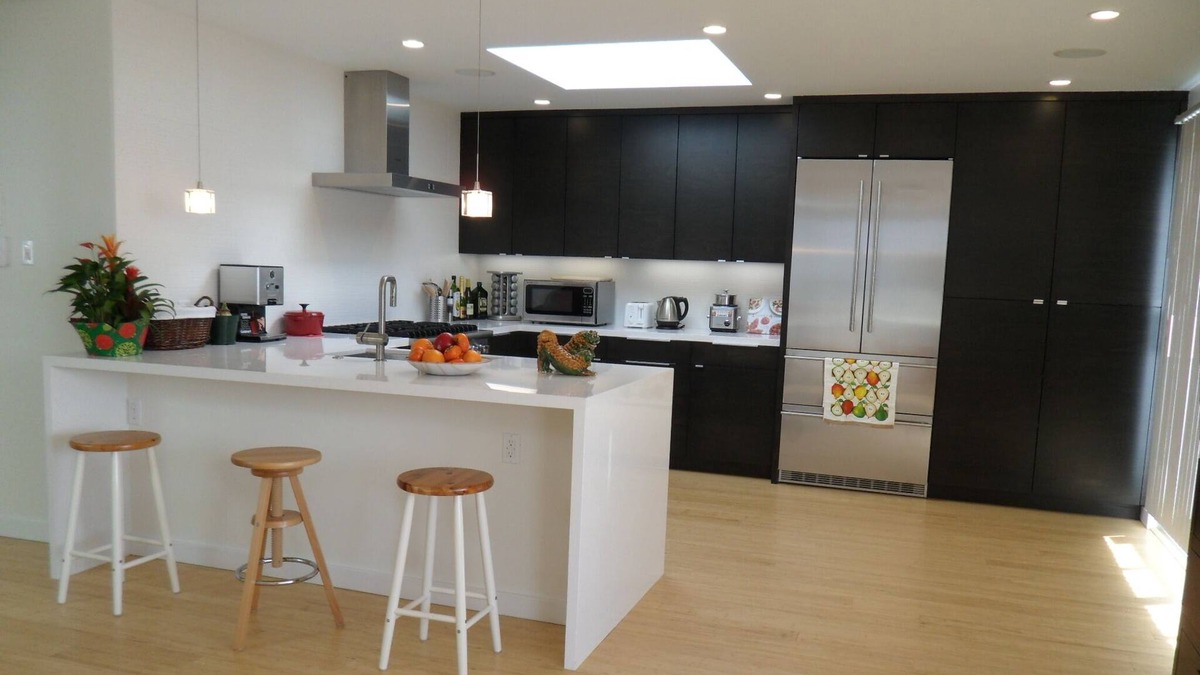 Sherwood Forest House | Stunning View 3 Bd 2 Ba House suitable for business, family vacation travelers.