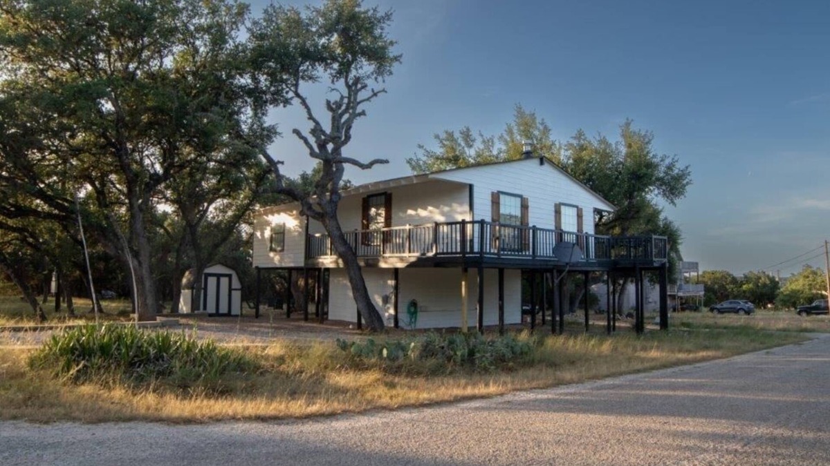 Canyon Lake House | Stunning view of Canyon Lake! Game room-Fire pit-Feed deer