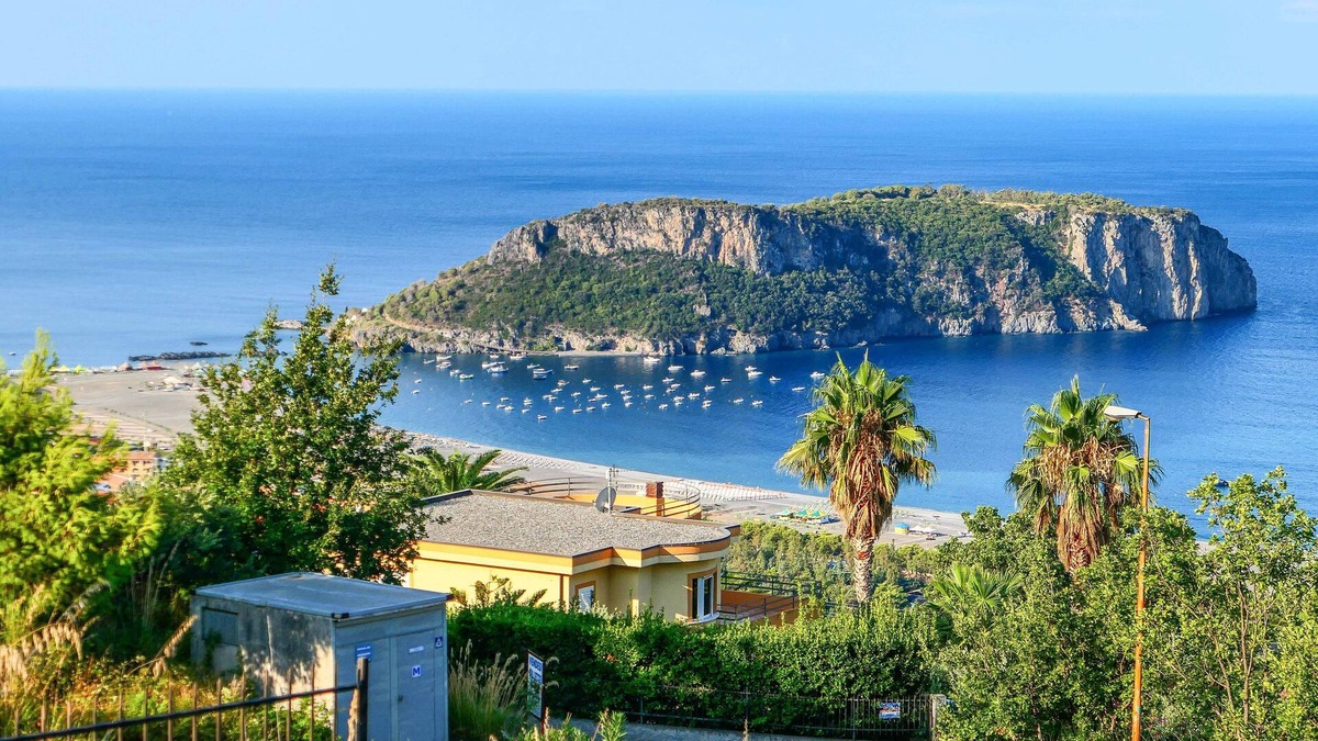 Praia a Mare House | Stunning View of the Gulf of Policastro