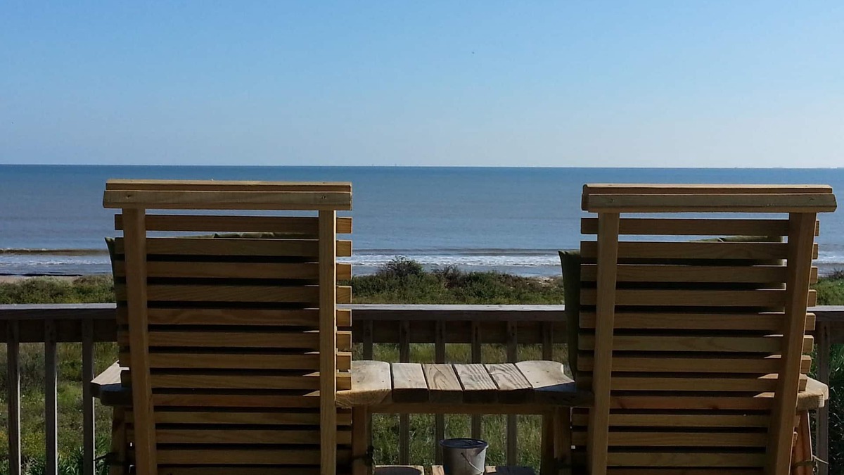 Port Bolivar House | Stunning View! Beachfront! Gourment Kitchen Pets OK-Pelican Bay