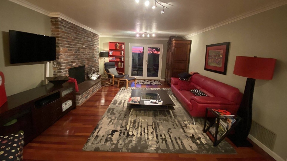 Central Oregon Apartment | Stunning Views, 2BR 2BA convenient to Hayward Field