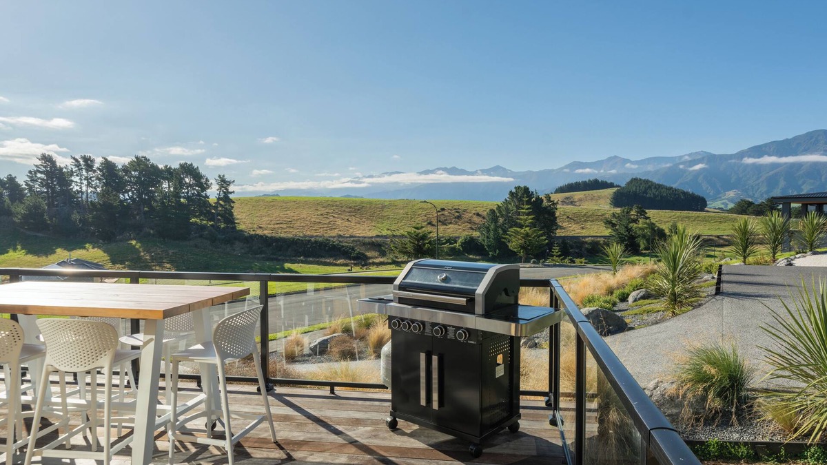 Kaikoura House | Stunning Views | Contemporary | Escape, Stunning Views | Contemporary | Ocean and Mountain Views