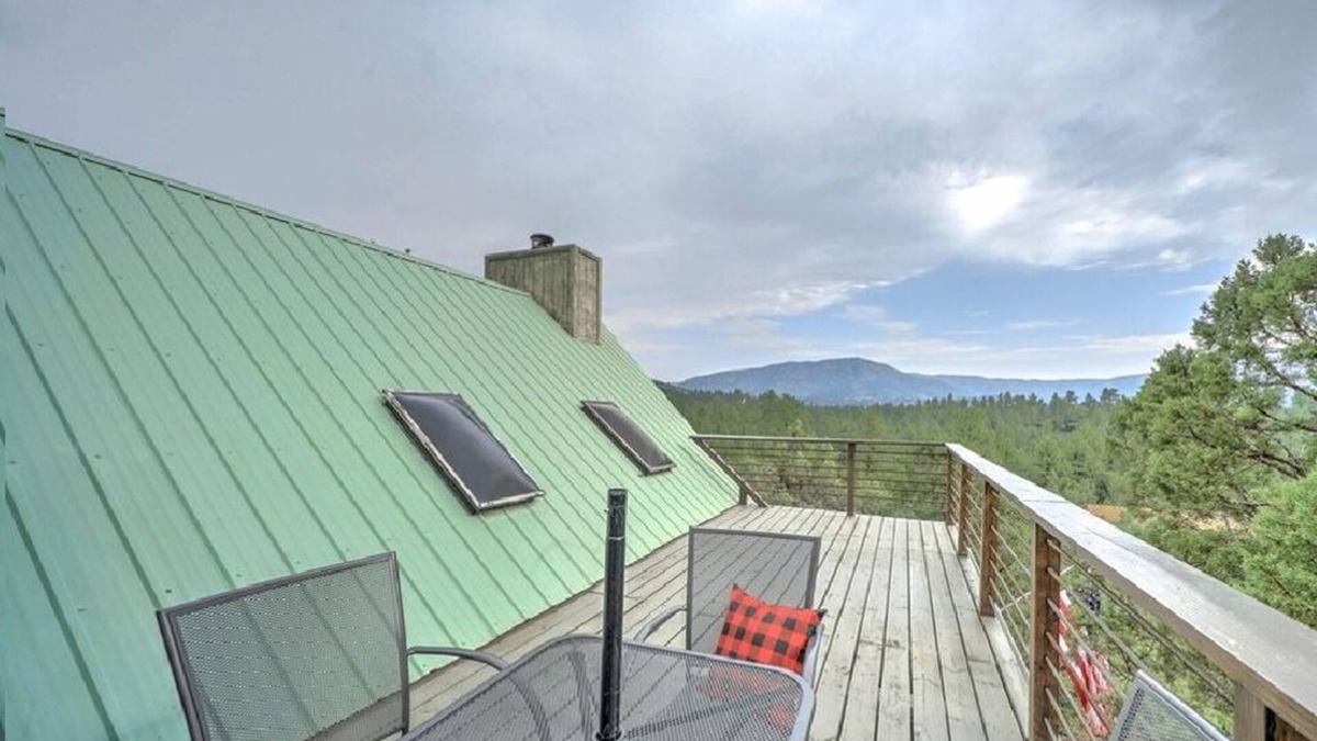 Pine House | Stunning Views from 3 Level Home, Majestic Sunrise and Mountain Scapes