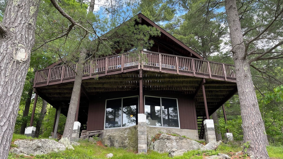 Keene House | Stunning views from house high up on mountain side.