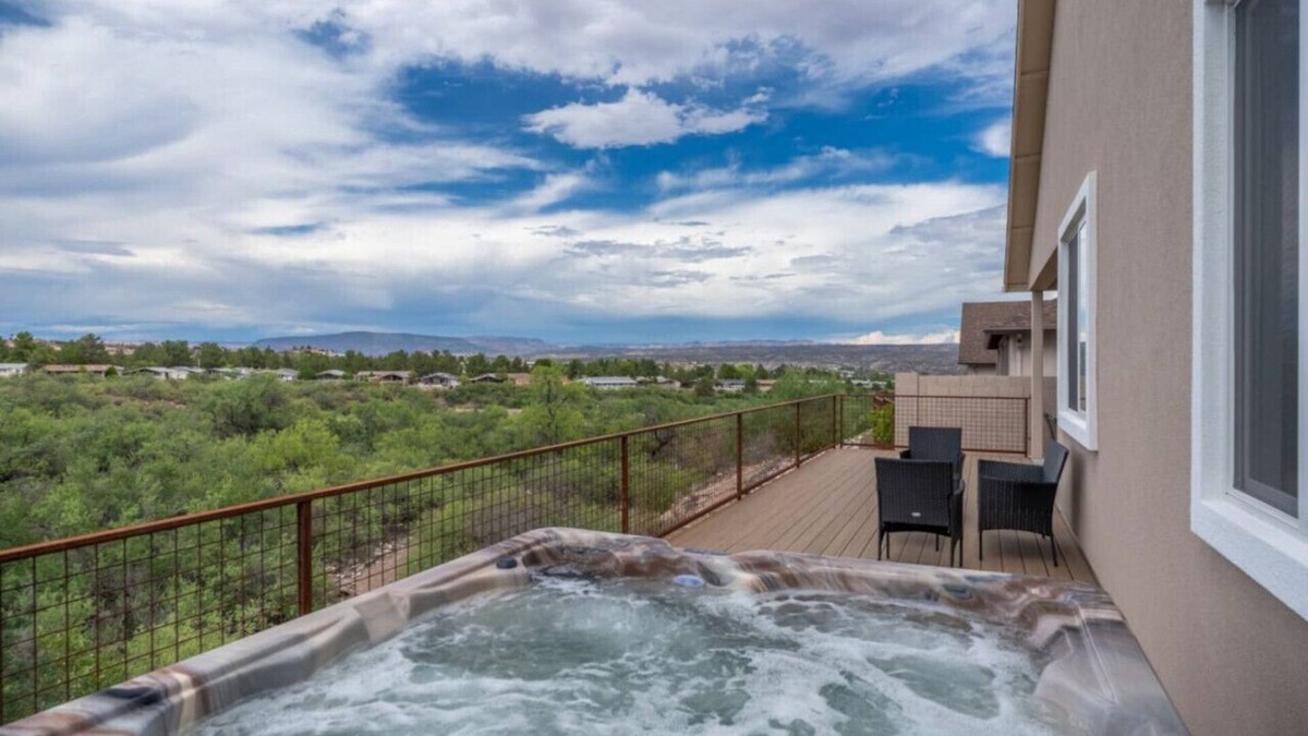 Cottonwood Apartment | Stunning Views + Hot Tub + Location! 2 bed/2 bath