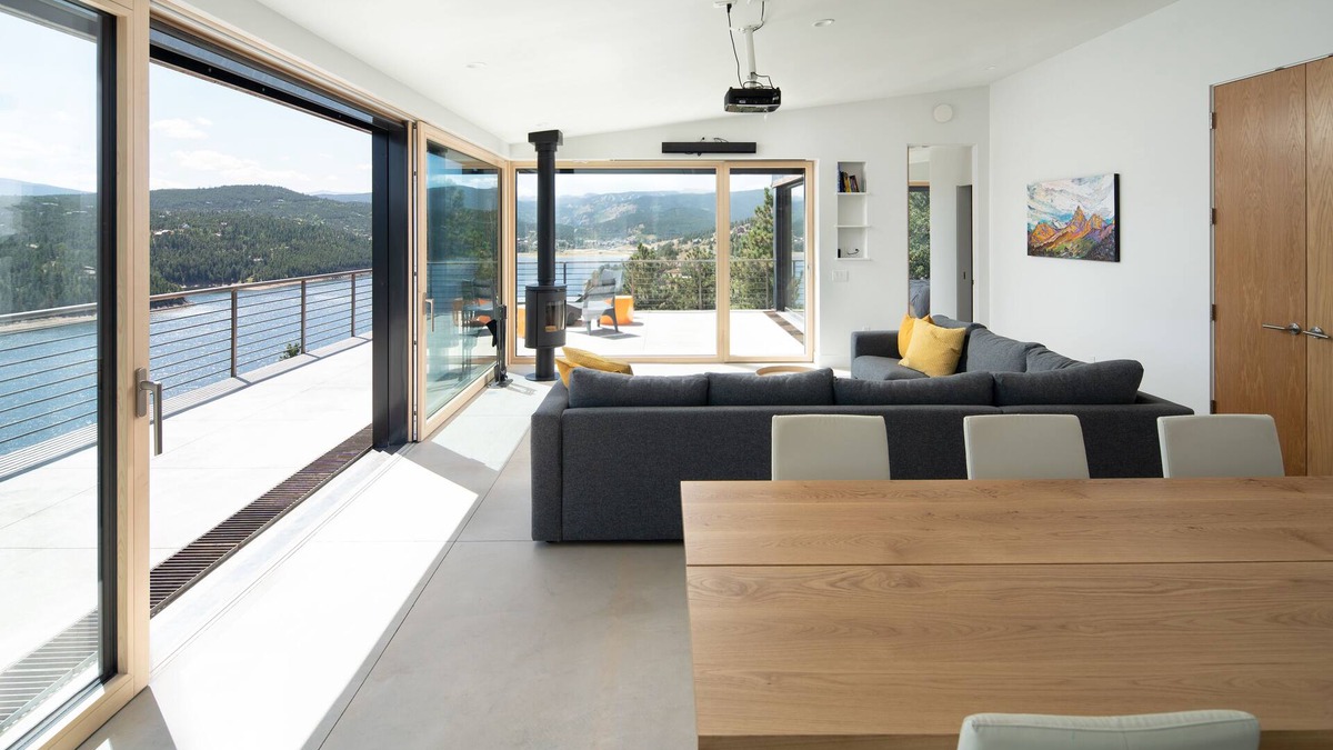Nederland House | Stunning views overlooking Nederland, modern 3 BD solar powered home, sleeps 6
