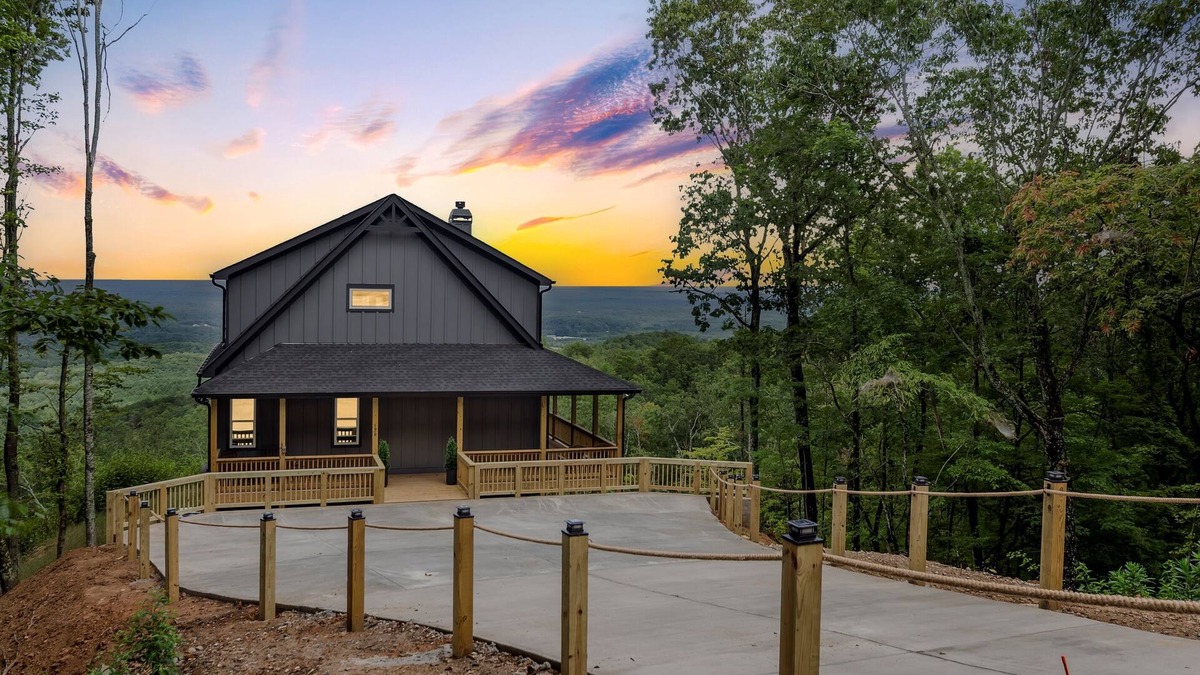 Ranger Cabin | Stunning Views | Sauna | Hot tub | Bar- 2 Kitchens