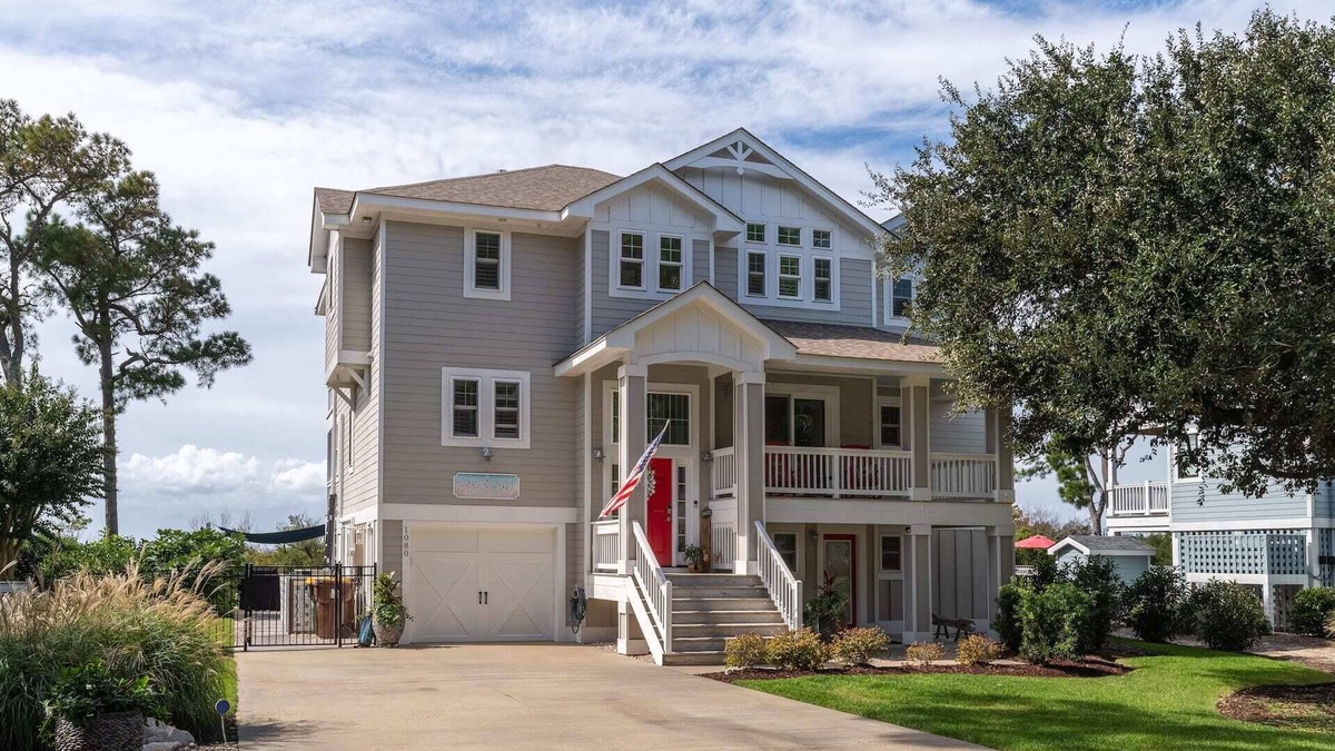 Corolla Light House | Stunning Views With Pool, Family Room, Resort Perks