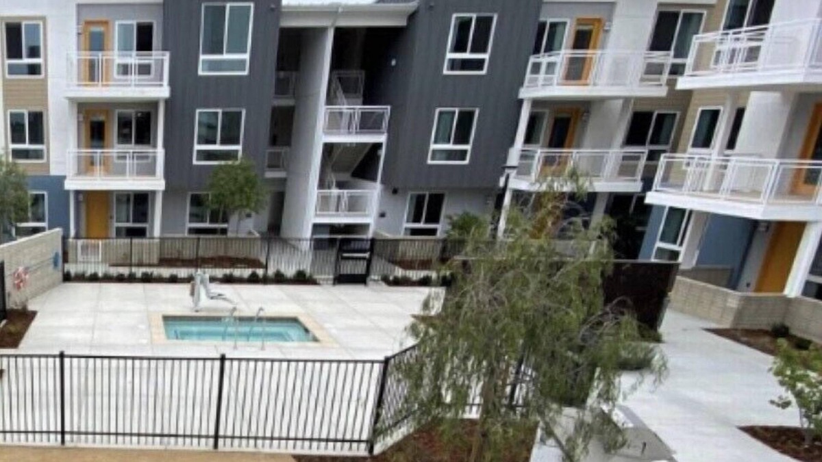 Oxnard Apartment | Stunning Villa -10 mins from Beach