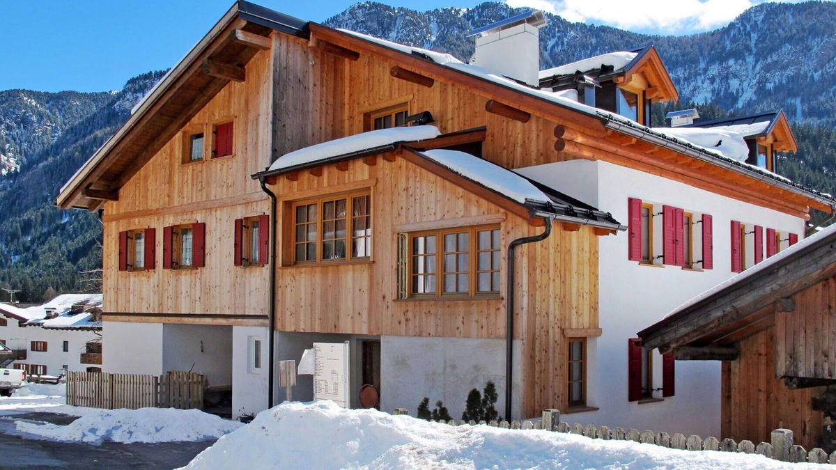 Mazzin House | Stunning villa for 11 people with WIFI and TV