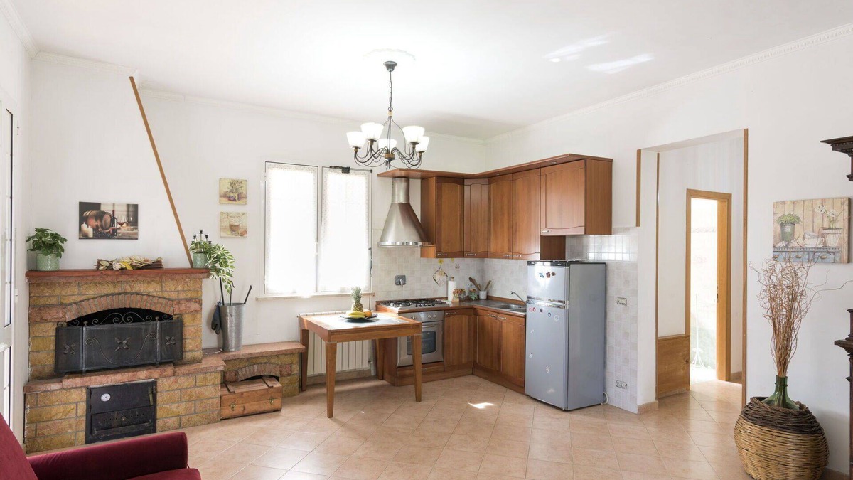 Lake Garda House | Stunning villa for 4 people with WIFI, TV, pets allowed and parking