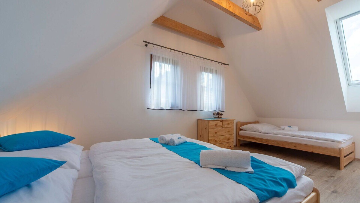Straz nad Nezarkou House | Stunning villa for 5 guests with WIFI, TV, terrace, pets allowed and parking