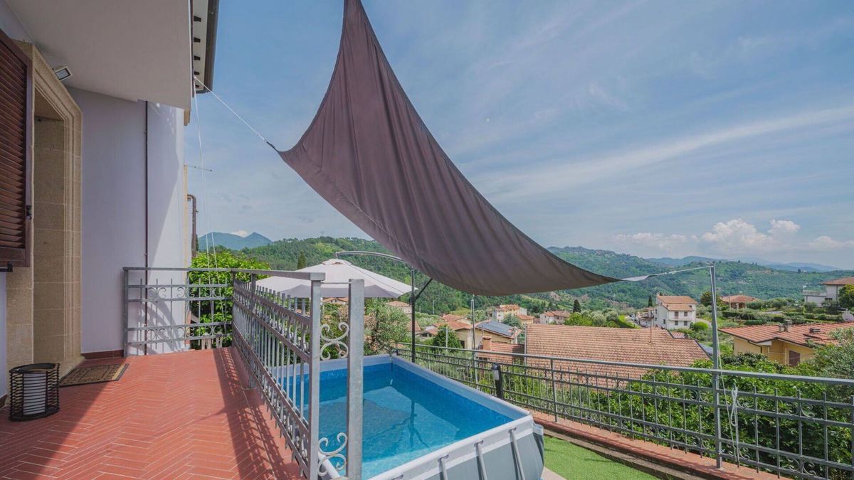 Corsanico-Bargecchia House | Stunning villa for 6 people with A/C, private pool, WIFI, TV and patio
