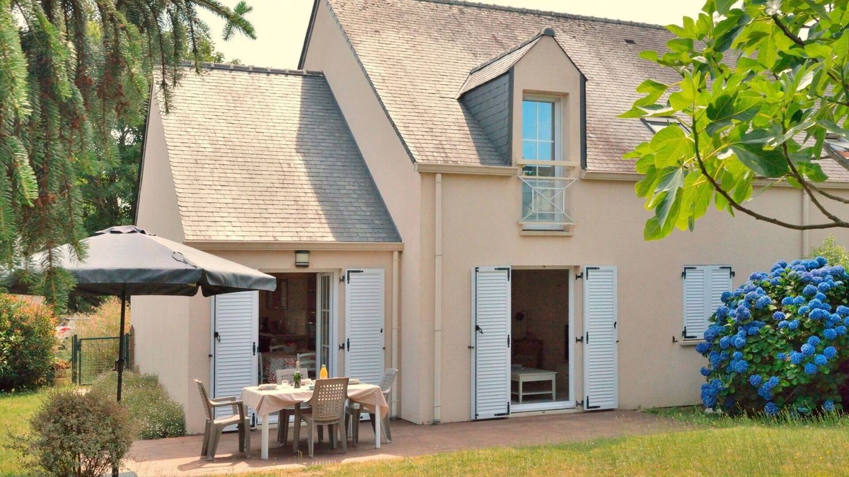 Pluneret House | Stunning villa for 6 people with WIFI, TV, terrace and parking