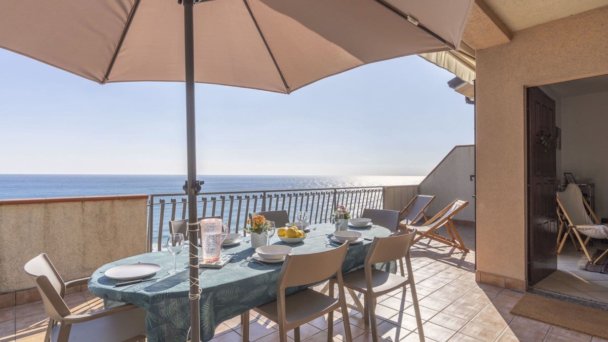 Marina di Andora Villa | Stunning villa for 9 people with WIFI, terrace and pets allowed