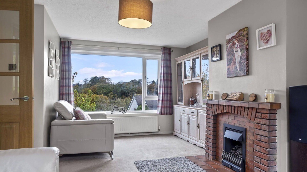 Cockermouth House | Stunning villa for 6 guests with WIFI, balcony, pets allowed and parking