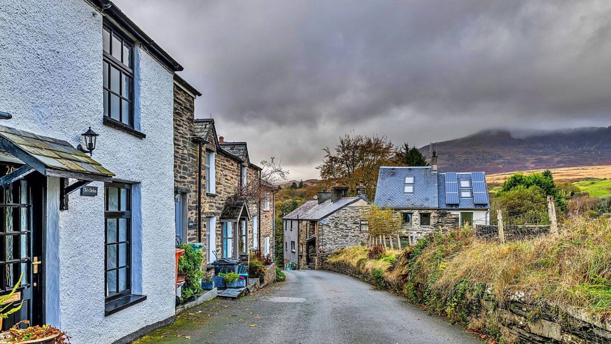 Dolwyddelan House | Stunning villa for 5 people with WIFI, hot tub, TV and terrace