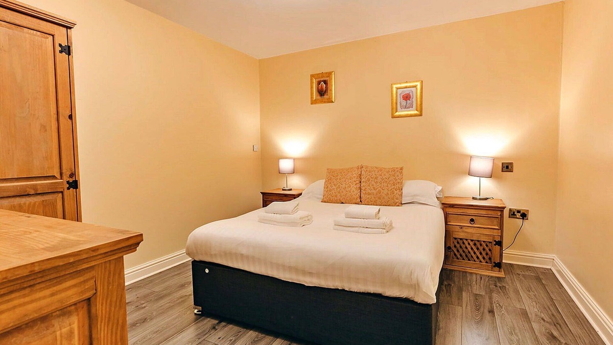 Church Stretton House | Stunning villa for 4 guests with WIFI, TV and pets allowed