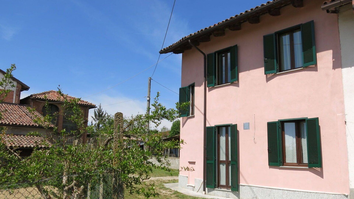 Cortiglione House | Stunning villa for 5 people with WIFI, TV and patio
