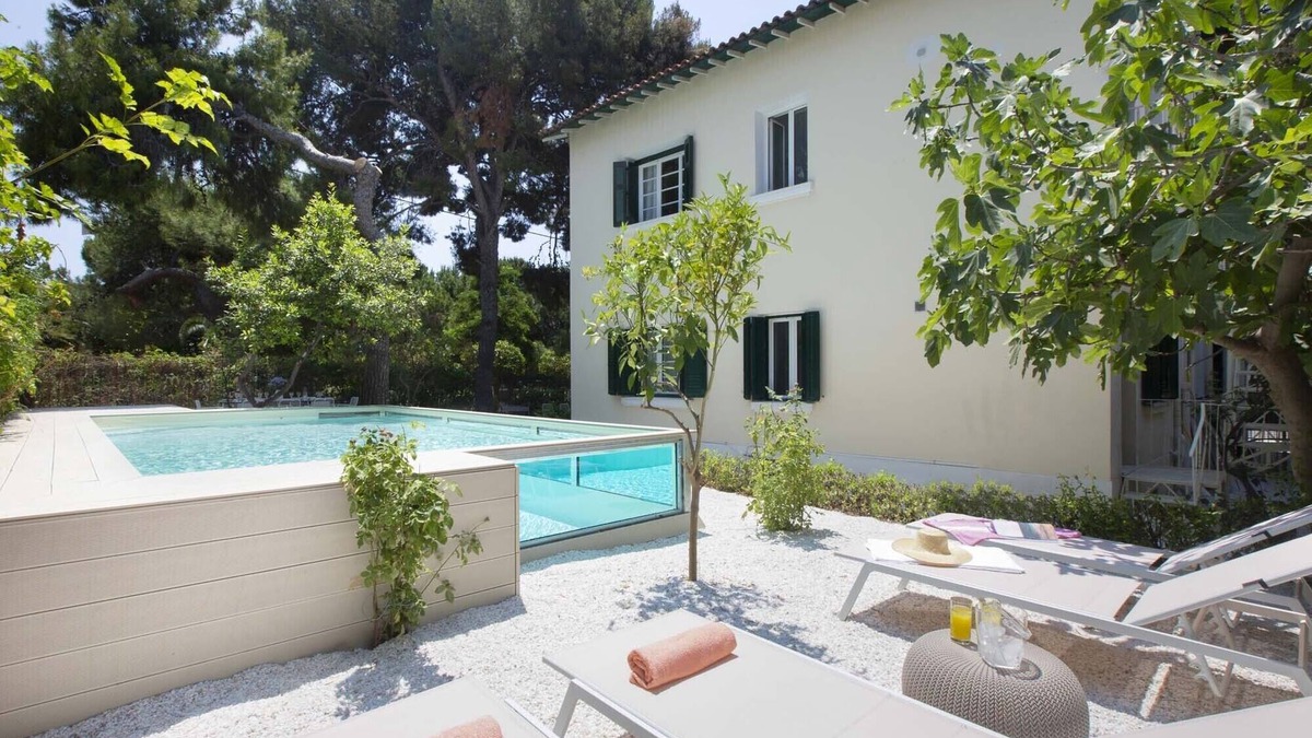 Glyfada Villa | Stunning “Villa 1951” in Glyfada, 300m from the beach