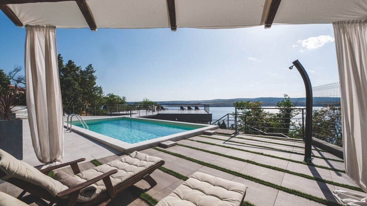 Jadranovo Villa | Stunning Villa Grace* with a sea view and a pool in Jadranovo
