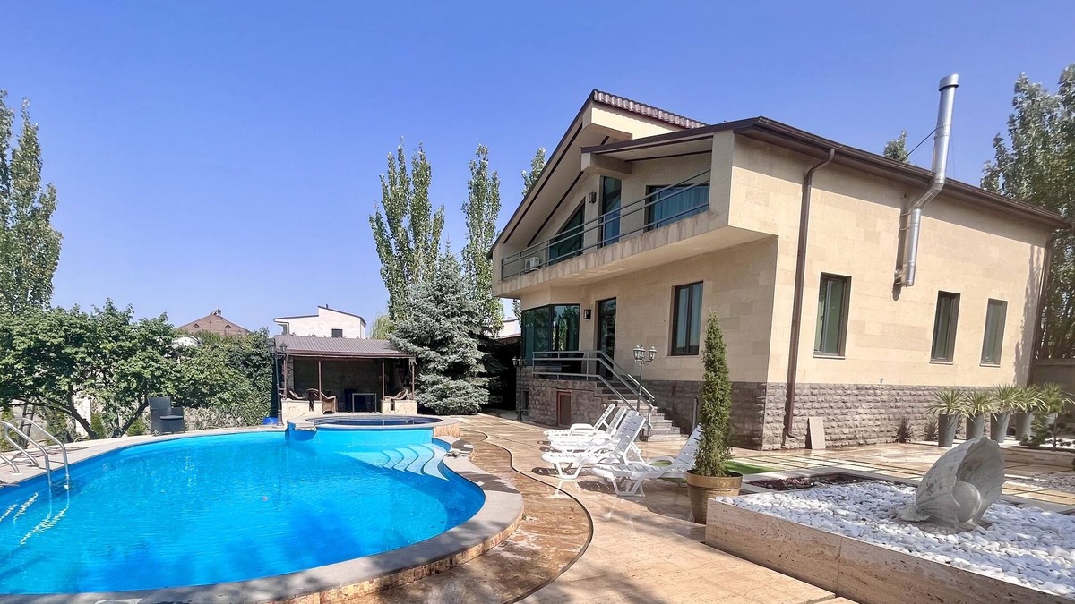 Yerevan Villa | Stunning Villa Private Pool near Yerevan centre