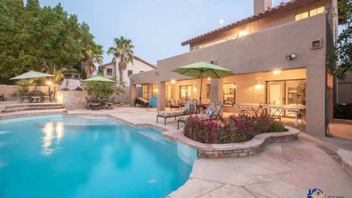 Red Mountain Ranch House | Stunning Villa+Waterslide+Putting Green+Table Tennis+Heated Pool Included w/slide