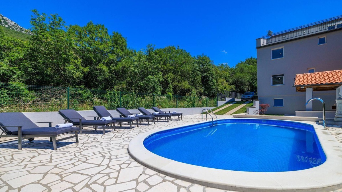 Tribalj House | Stunning villa with whirlpool, private pool, outdoor shower, fitness room, washing machine