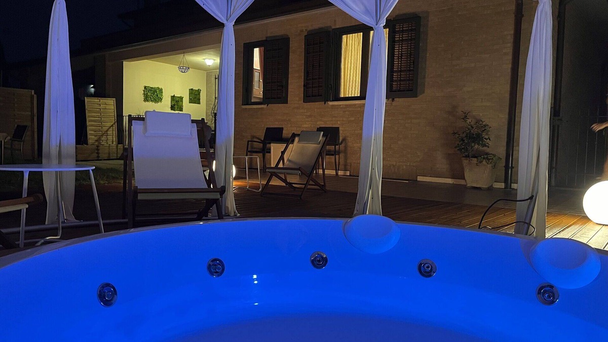 Castelnuovo Villa | Stunning villa with WIFI, hot tub, A/C, sauna, TV, patio, pets allowed and panoramic view