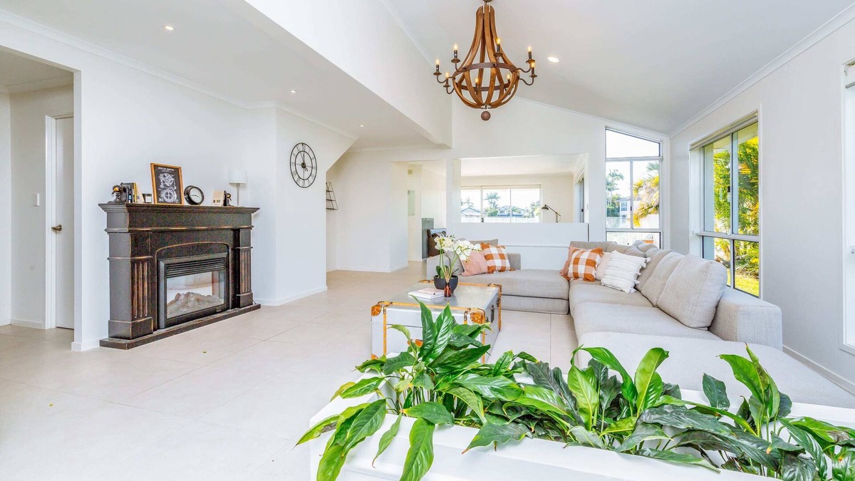 Gold Coast House | Stunning Waterfront 6BD Estate with Private Pool