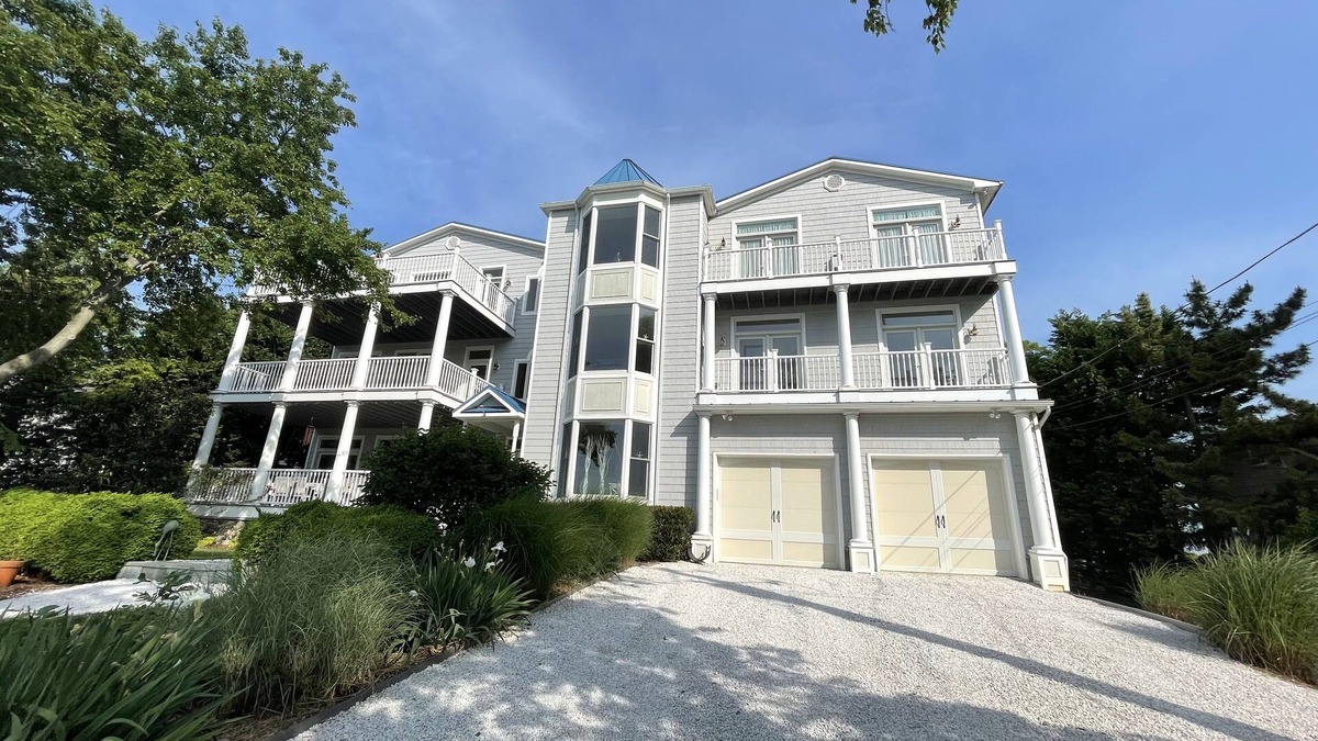 Annapolis House | Stunning Waterfront Home with Incredible Views