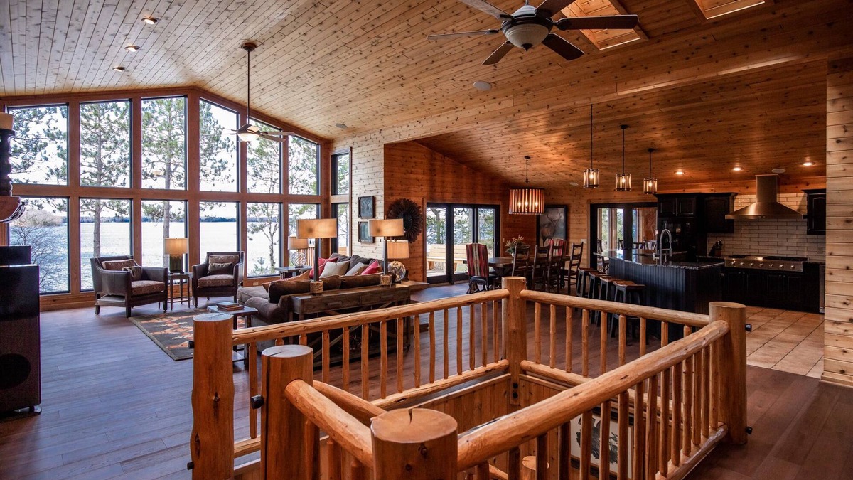 Hayward Cabin | Stunning Waterfront Modern Cabin inNational Forest Saturday/Saturday Wkly Rental