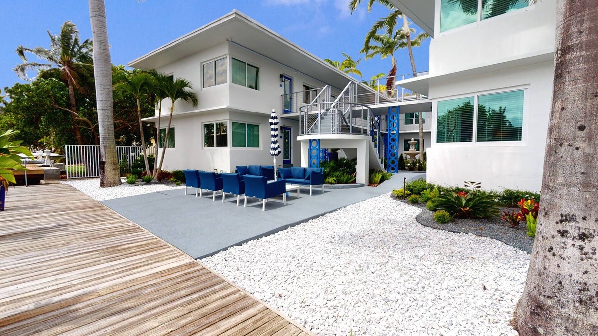 Hendricks and Venice Isles Condo | Stunning Waterview Condo Steps from Fort Lauderdale Beach & Las Olas Blvd