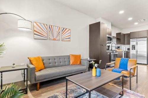 Glendale Sports and Entertainment District Apartment | Stunning Westgate CozySuites by stadium w/pool 11