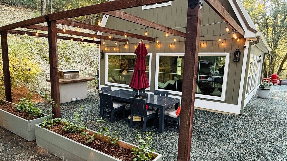 Shenandoah Valley Cottage | STUNNING Wine Country Cottage on Consumnes River & Pickleball Basketball Court!