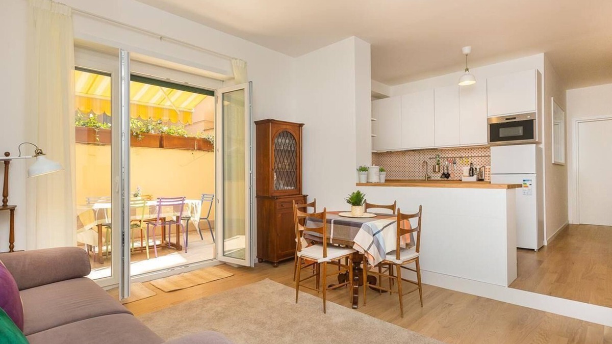 Campitelli Apartment | Stupendo appartamento dal design moderno ericercato, al primo piano in Via Annia