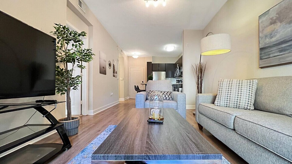 Carver City - Lincoln Gardens Apartment | Style & Comfort in Central Tampa, Near Everything