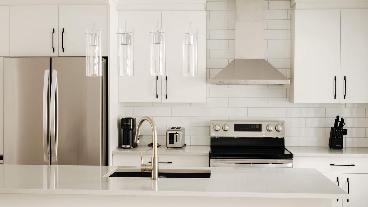 Saint-Hubert House | Style Furnished House Near Dix30 & Downtown Montreal – Monthly Stays Welcome