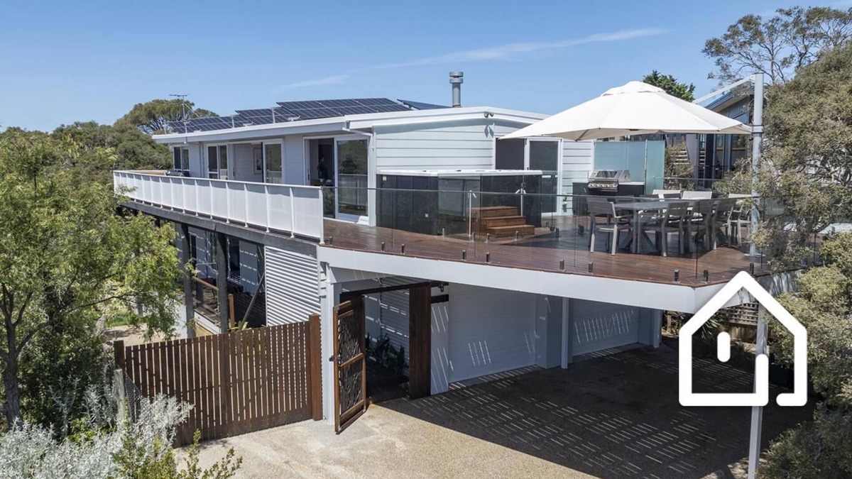 Sorrento House | Style In Sorrento *1 NIGHT FREE* Bay Views, Spa, Snooker, 550m to Beach