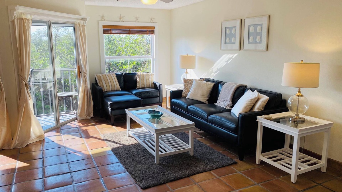 Holmes Beach Apartment | Style of the Isle within walking distance to the beach