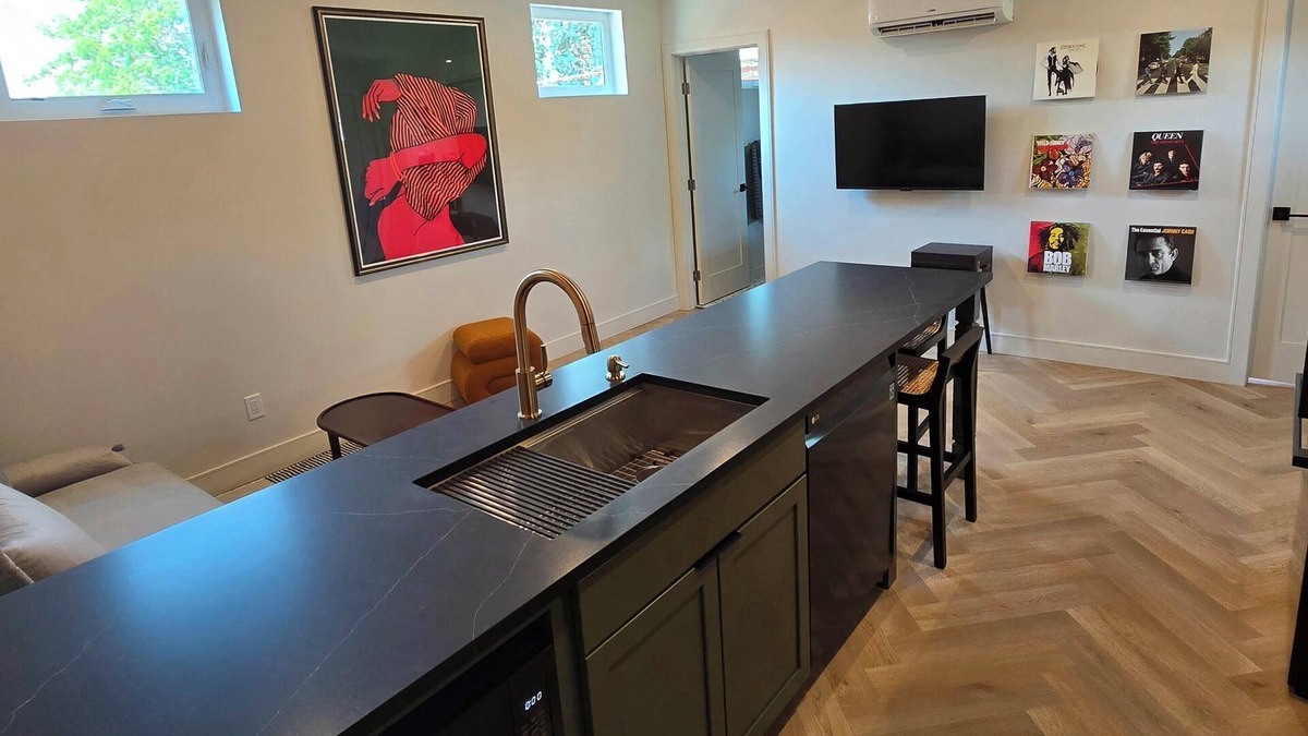 Whittier Apartment | Stylilsh guesthouse with parking. Located near Rino Art District and City Park.