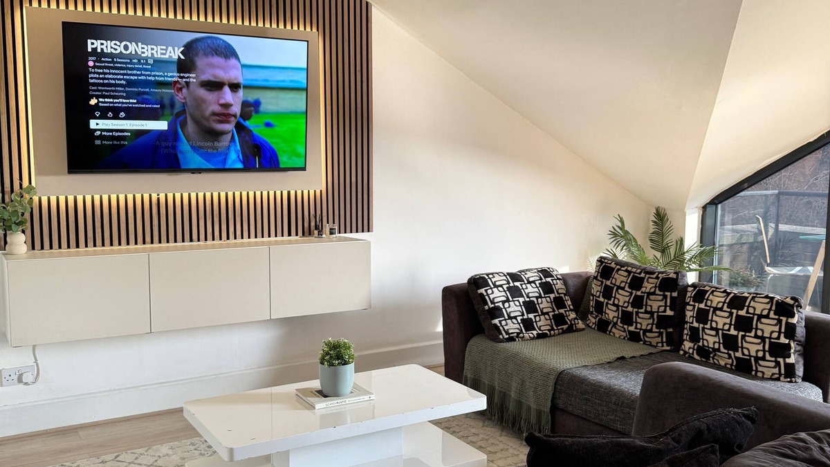 Limehouse Apartment | Stylish 1 bed apartment - Sleeps 4 & Free Parking
